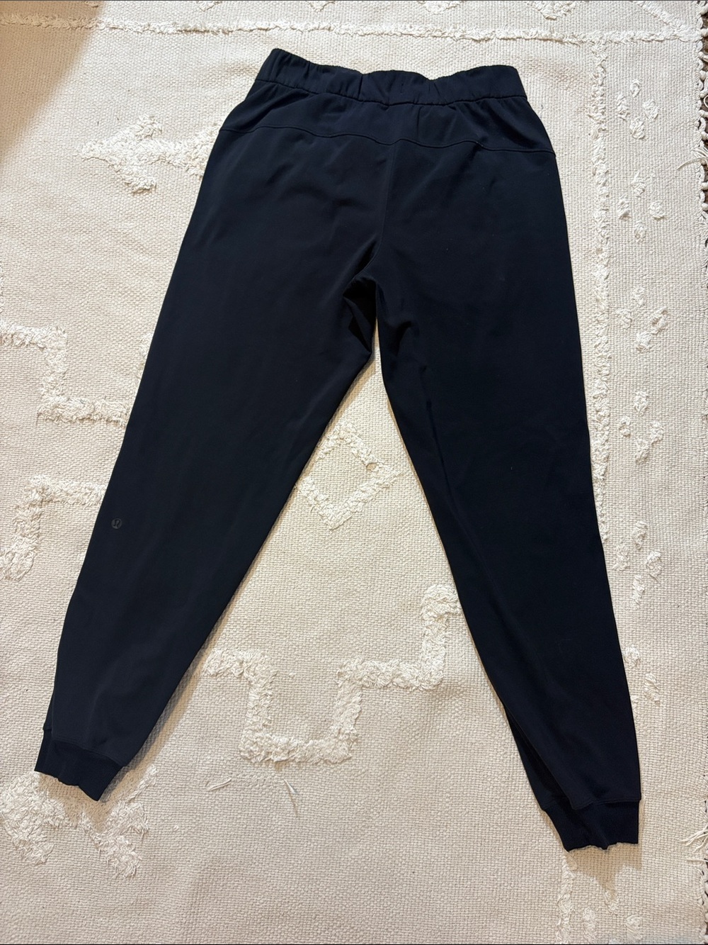 black lululemon joggers